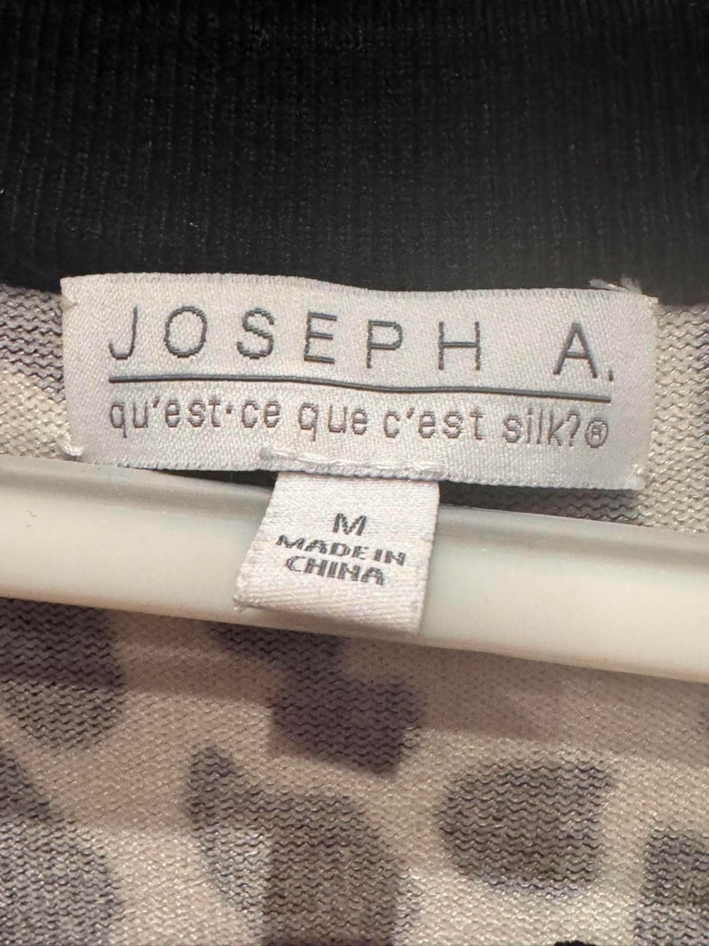 Joseph A Black & White Animal Print Knit Top MEDIUM - Picture 5 of 7